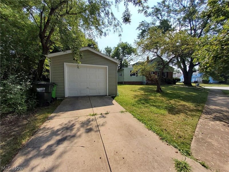 4113 Stonehaven Road, Cleveland, OH 44121 Photo 31