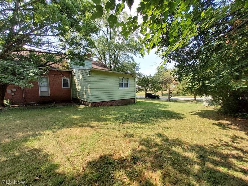 4113 Stonehaven Road, Cleveland, OH 44121 Photo 32