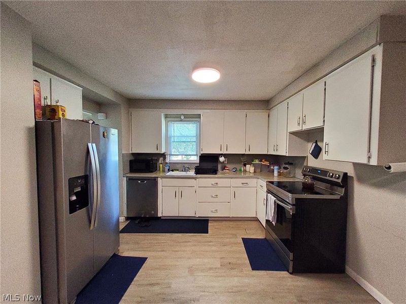 4113 Stonehaven Road, Cleveland, OH 44121 Photo 4