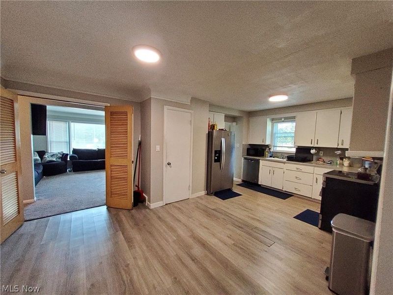 4113 Stonehaven Road, Cleveland, OH 44121 Photo 6