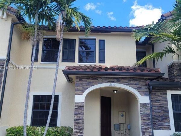 8935 W 35th Ln , Unit 8935, Hialeah, FL 33018