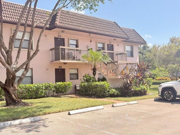10361 NW 11th St , Unit 203, Pembroke Pines, FL 33026
