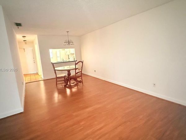 10452 NW 10th St, Unit 206, Pembroke Pines, FL 33026