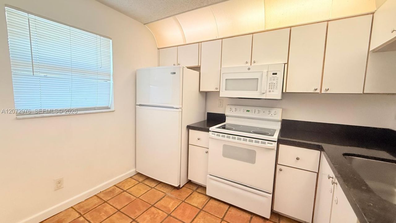 10361 NW 11th St , Unit 203, Pembroke Pines, FL 33026 Photo