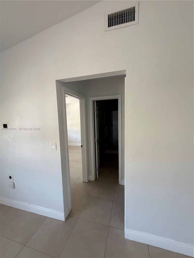 7040 NW 173rd Dr, Unit 1706, Hialeah, FL 33015 Photo