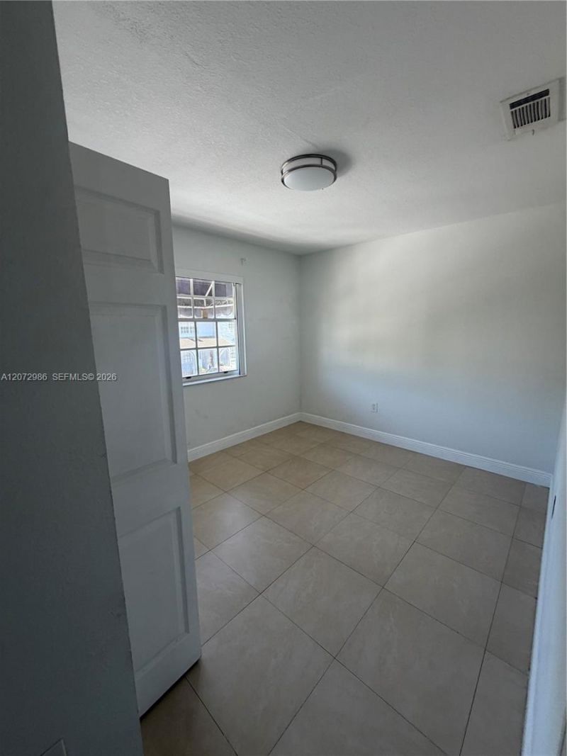 7040 NW 173rd Dr, Unit 1706, Hialeah, FL 33015 Photo