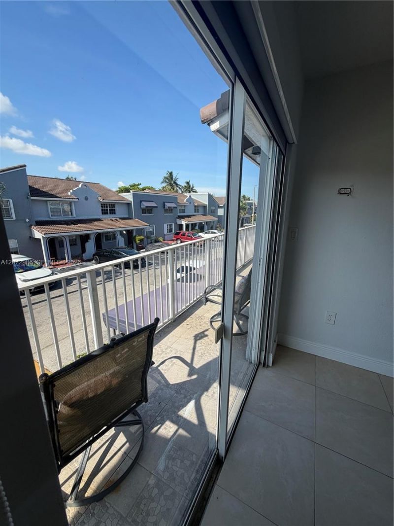 7040 NW 173rd Dr, Unit 1706, Hialeah, FL 33015 Photo