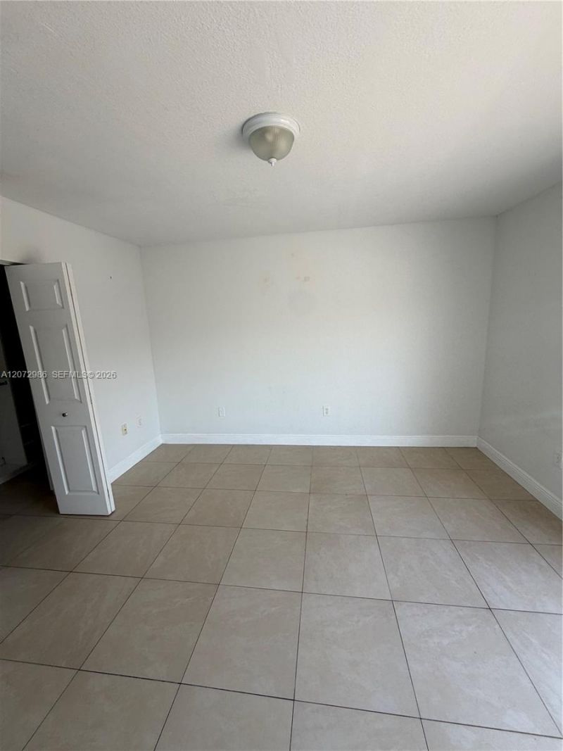 7040 NW 173rd Dr, Unit 1706, Hialeah, FL 33015 Photo