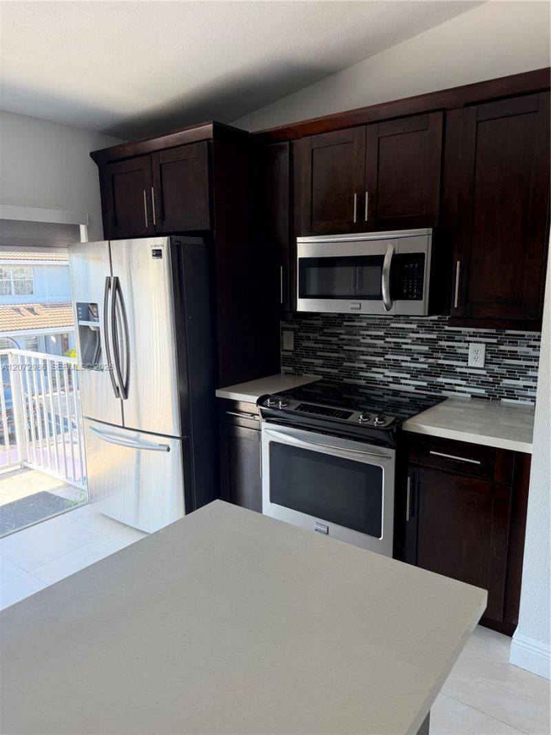 7040 NW 173rd Dr, Unit 1706, Hialeah, FL 33015 Photo