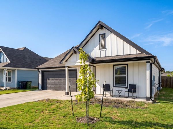 102 Johnson Draw RD, Hutto, TX 78634