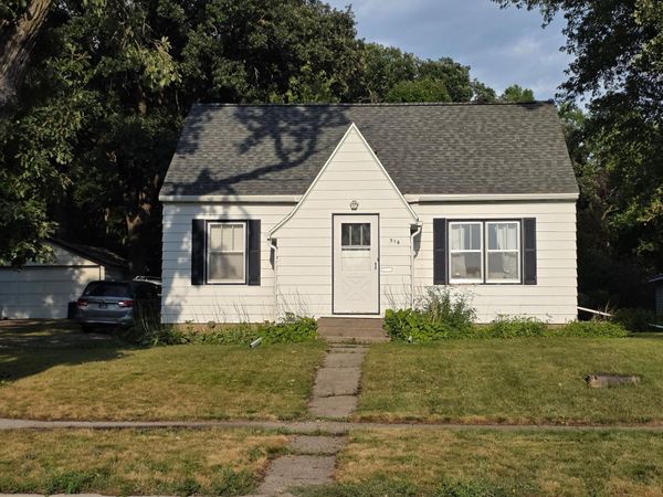 518 N Burlington Avenue, Fergus Falls, MN 56537