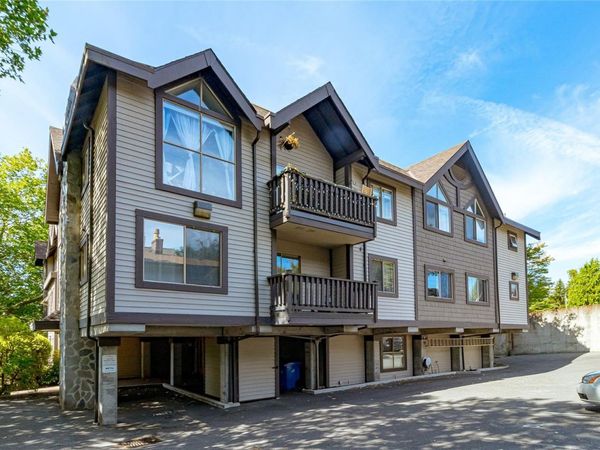 108 Gorge Rd W, Unit #302, Saanich, BC V9A 1M2