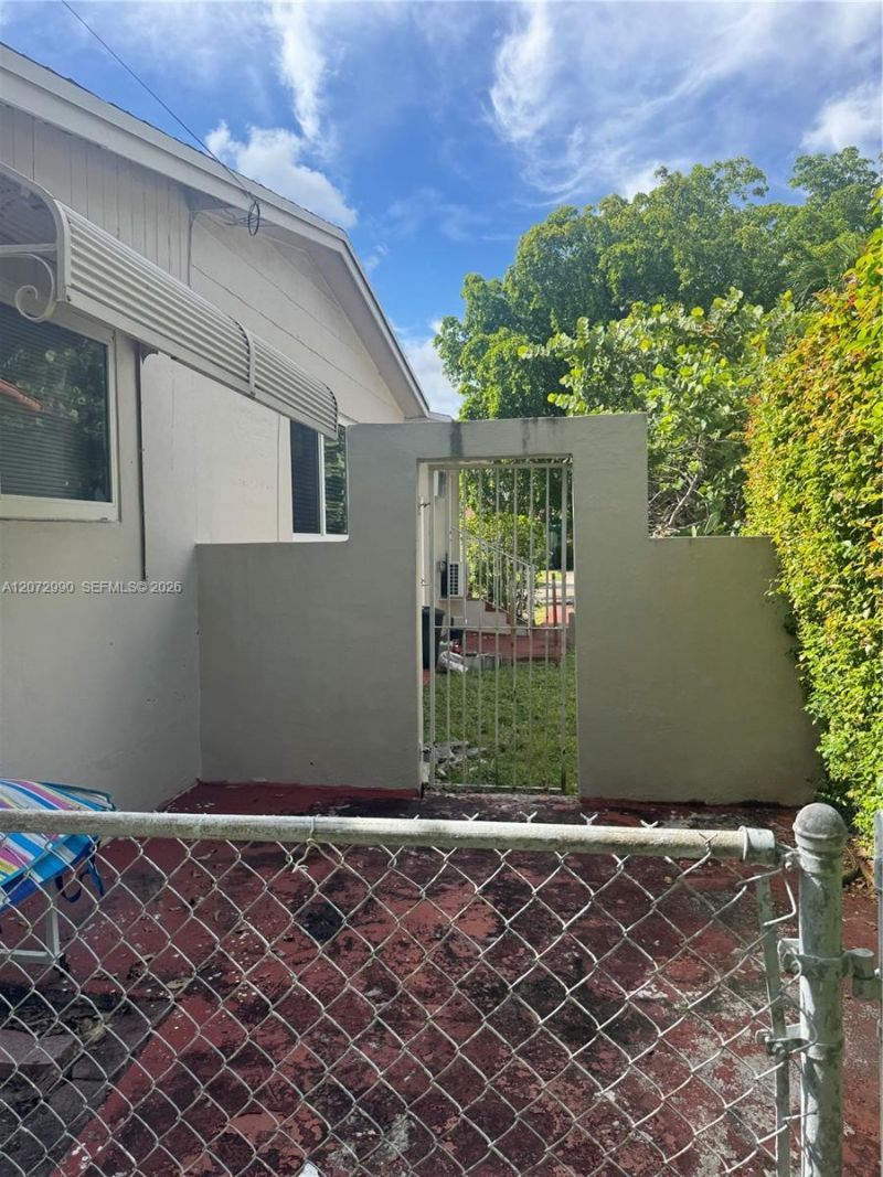 7741 SW 20th St , Miami, FL 33155 Photo