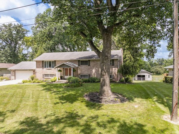 9212 W Tulip Tree Drive, Muncie, IN 47304