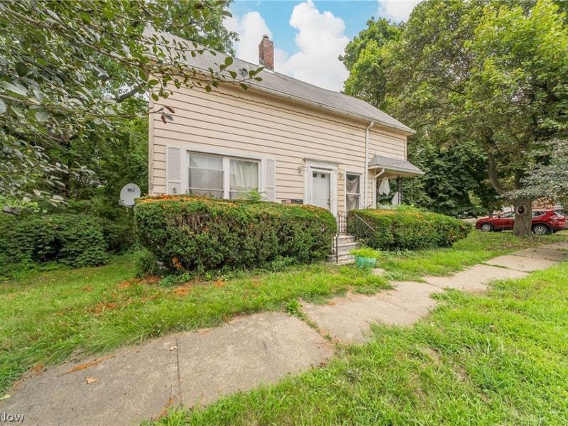 1223 Delos Street, Akron, OH 44306 Photo 3