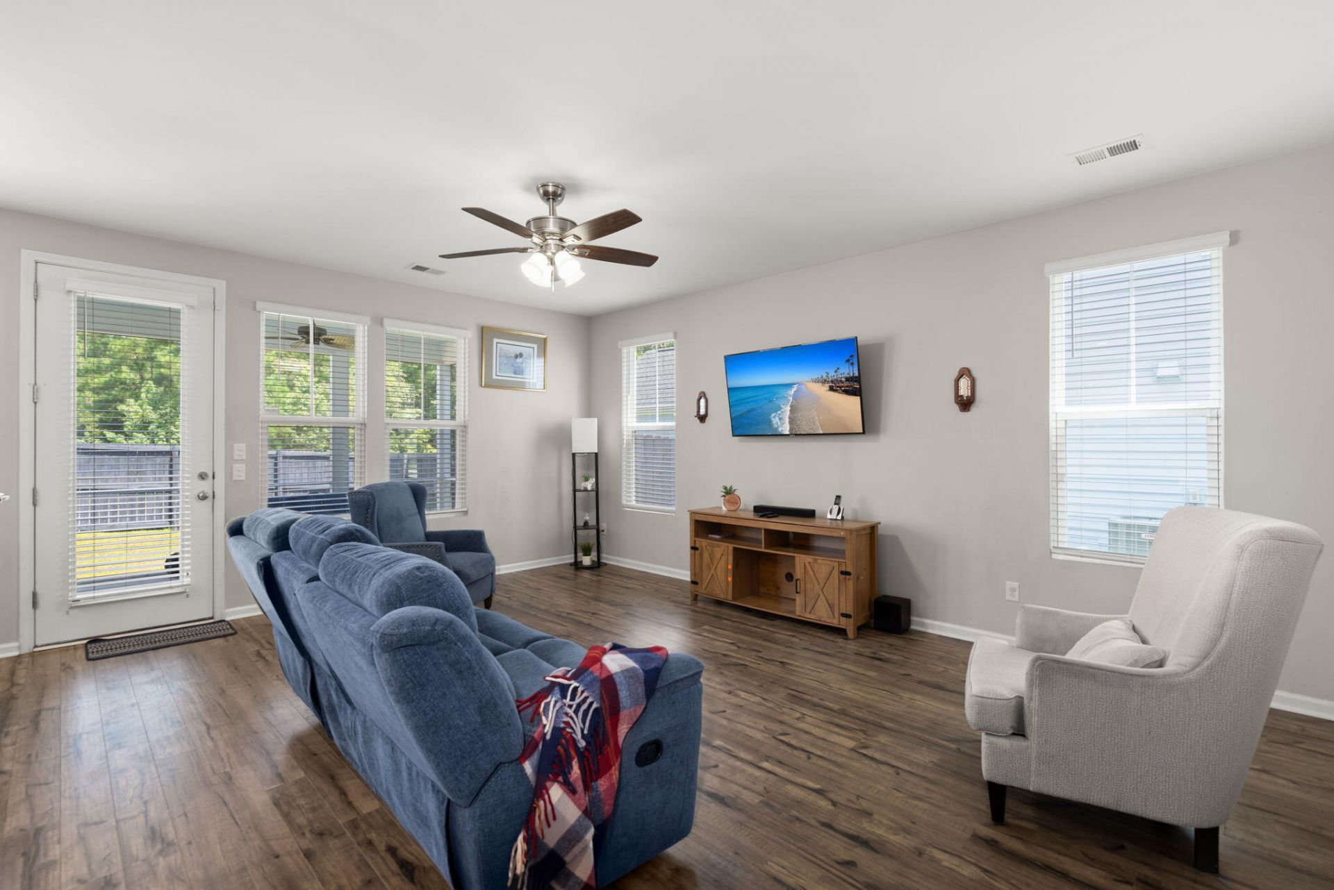 352 Parish Farms Drive Photo 9