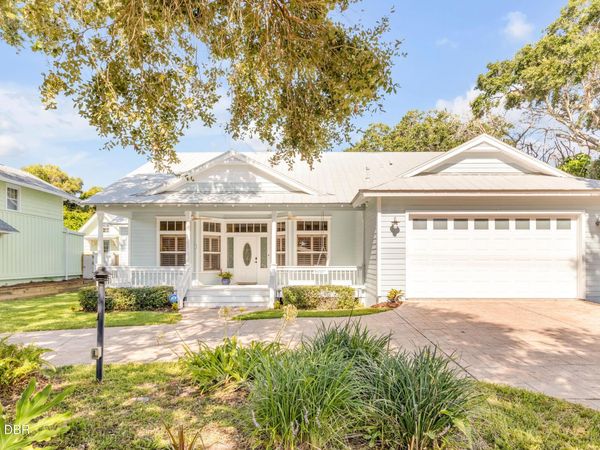 410 S Peninsula Avenue, New Smyrna Beach, FL 32169