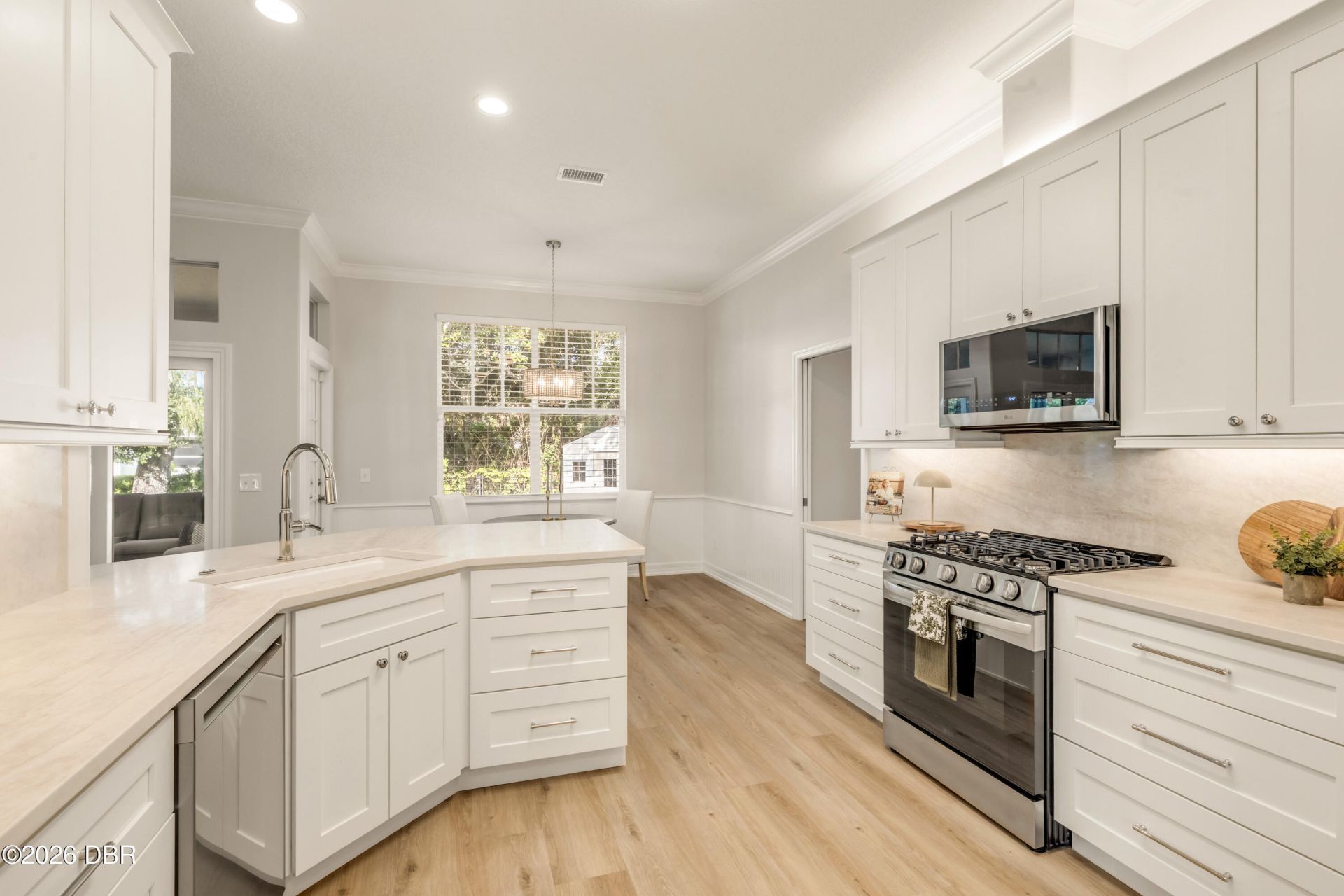 410 S Peninsula Avenue, New Smyrna Beach, FL 32169 Photo