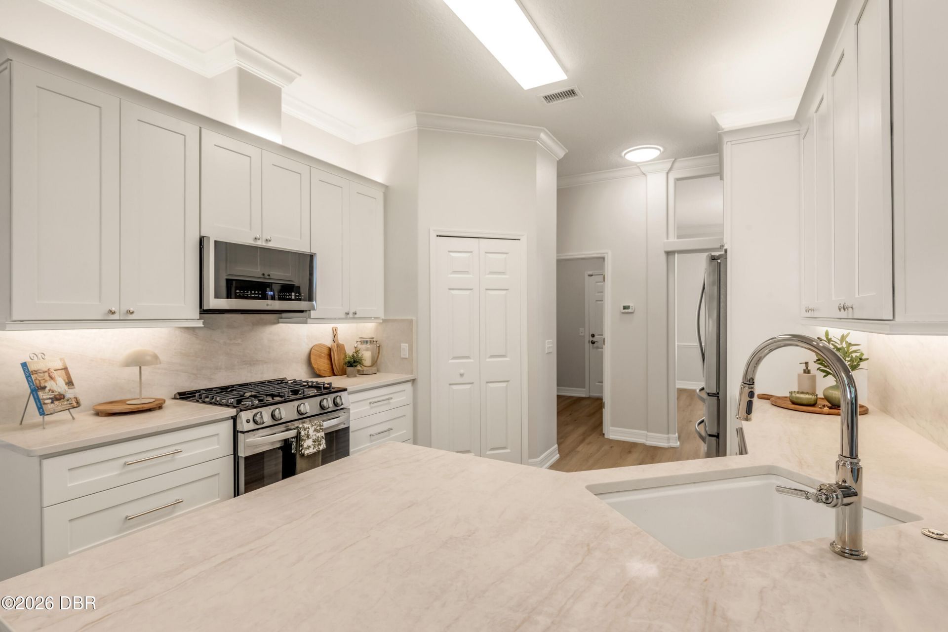 410 S Peninsula Avenue, New Smyrna Beach, FL 32169 Photo