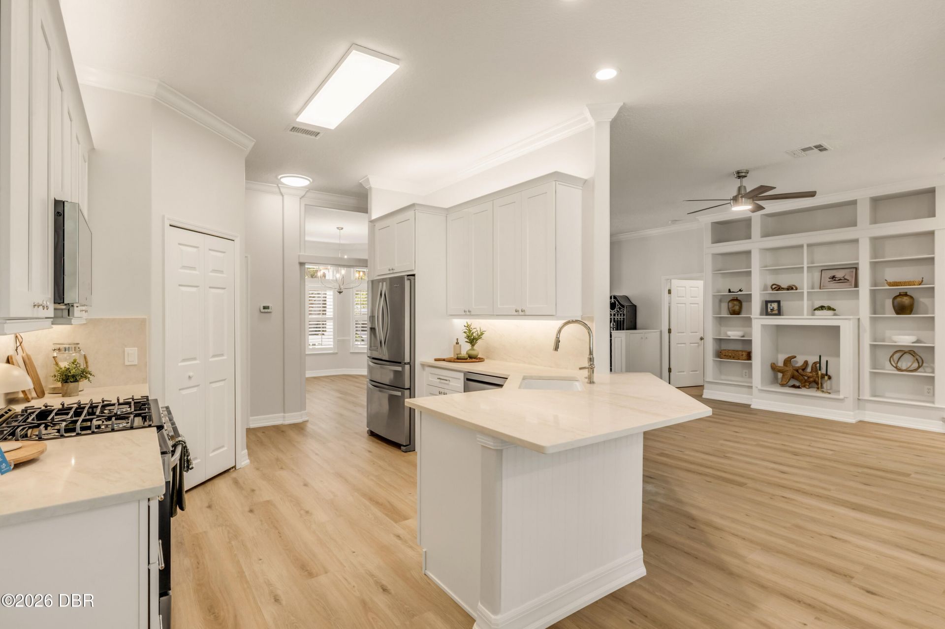 410 S Peninsula Avenue, New Smyrna Beach, FL 32169 Photo