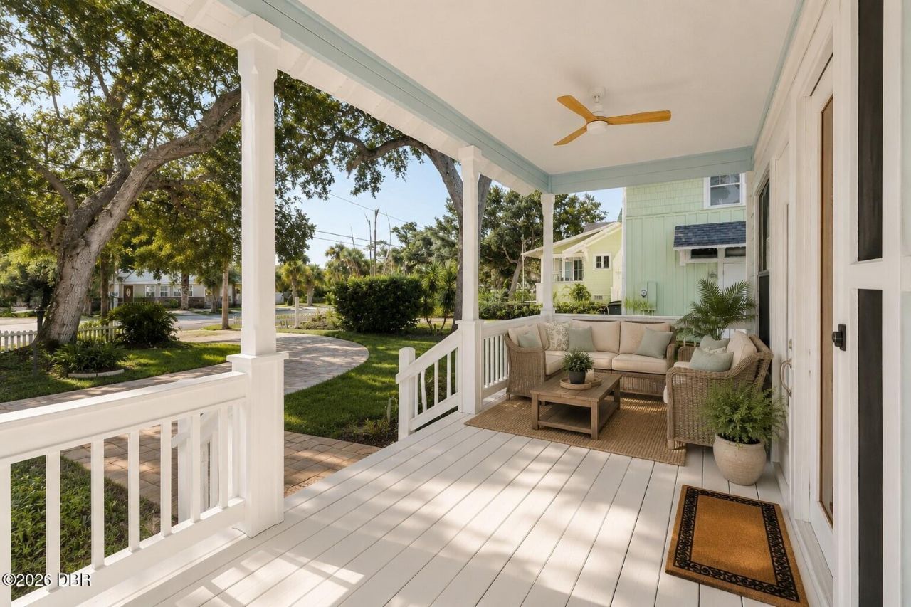 410 S Peninsula Avenue, New Smyrna Beach, FL 32169 Photo