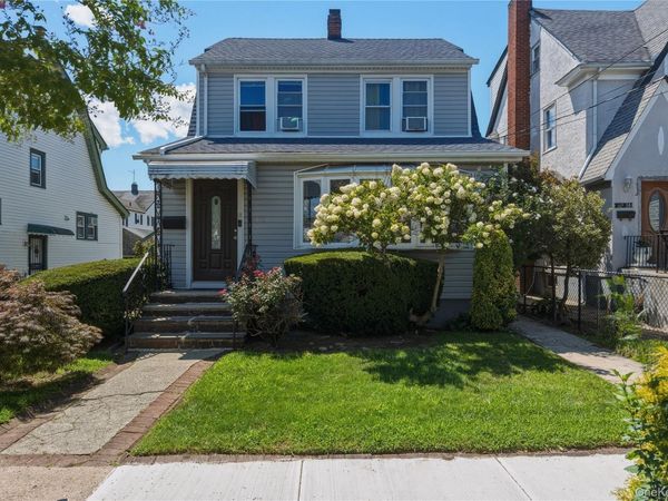 11932 195St , Saint Albans, NY 11412