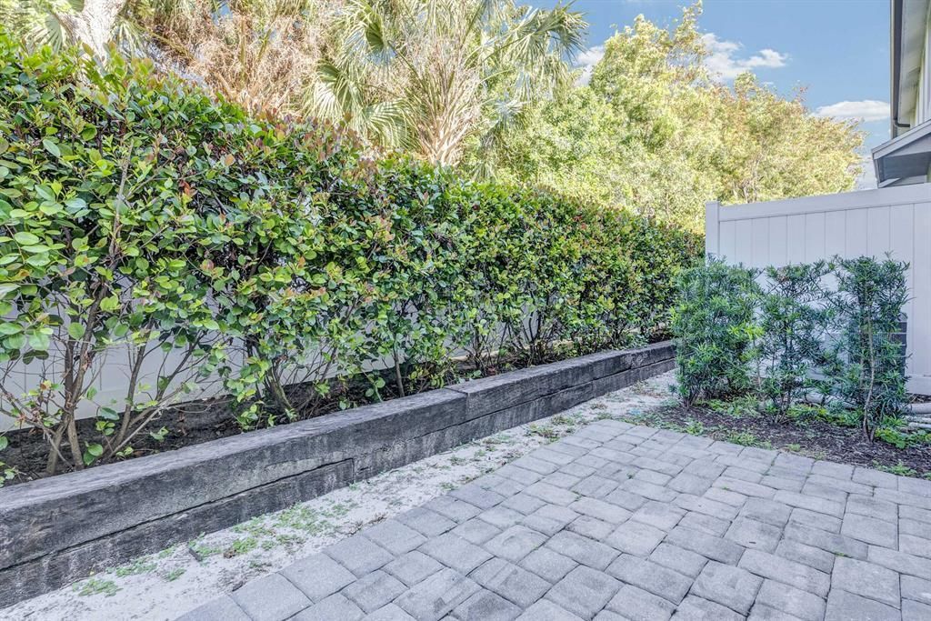 5659 Enclave Drive, Mangonia Park, FL 33407 Photo