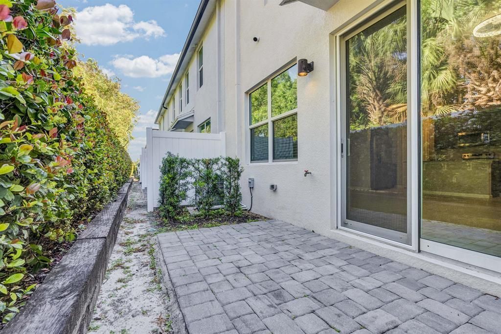 5659 Enclave Drive, Mangonia Park, FL 33407 Photo