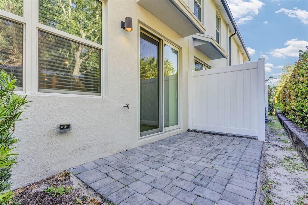 5659 Enclave Drive, Mangonia Park, FL 33407 Photo