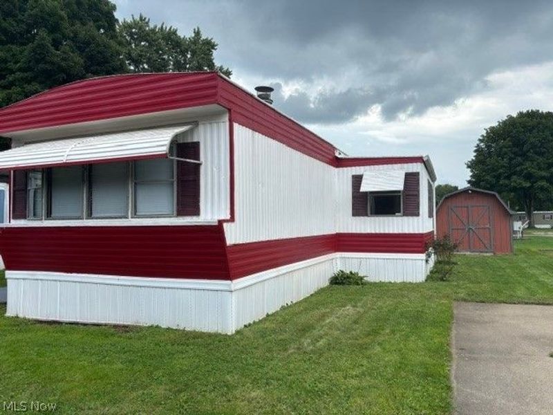 230 Windchaser Lane SE, New Philadelphia, OH 44663 Photo 3