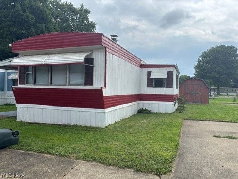 230 Windchaser Lane SE, New Philadelphia, OH 44663 Photo 7