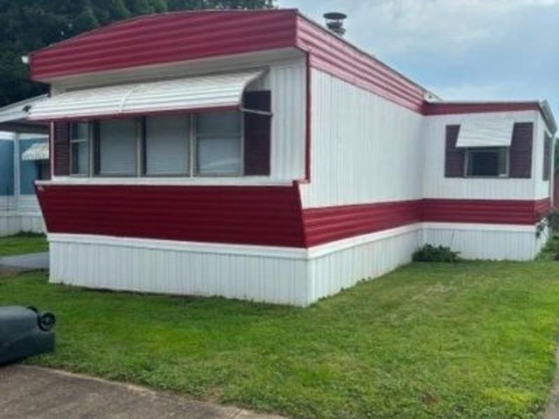 230 Windchaser Lane SE, New Philadelphia, OH 44663 Photo 8