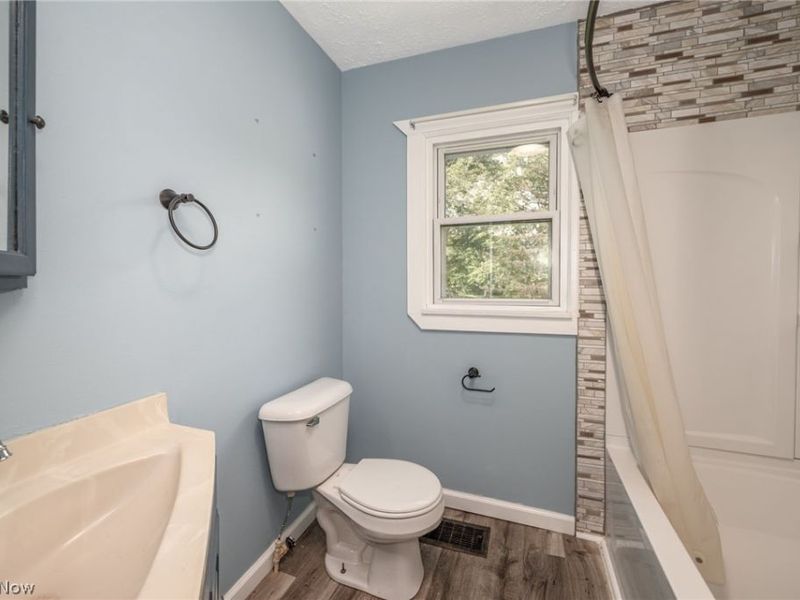 9408 Tallmadge Road, Diamond, OH 44412 Photo 16