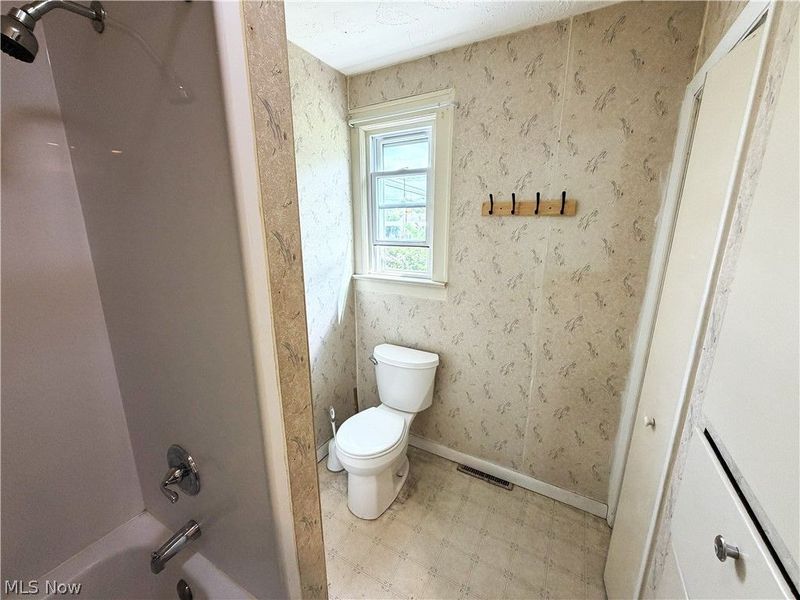 9408 Tallmadge Road, Diamond, OH 44412 Photo 16