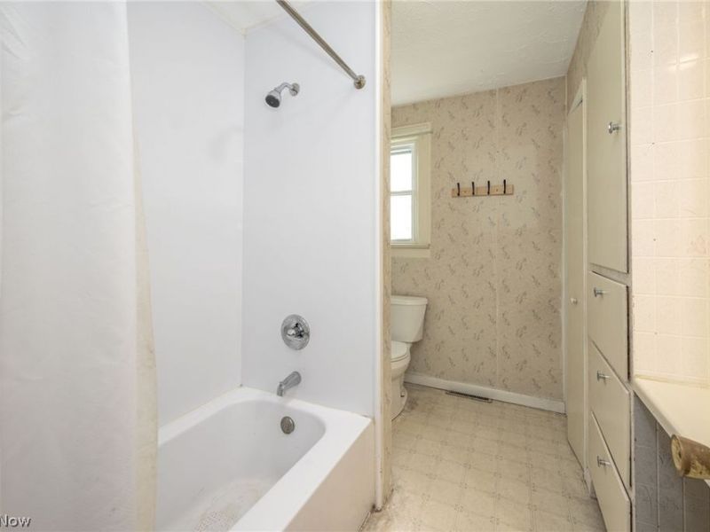 9408 Tallmadge Road, Diamond, OH 44412 Photo 24