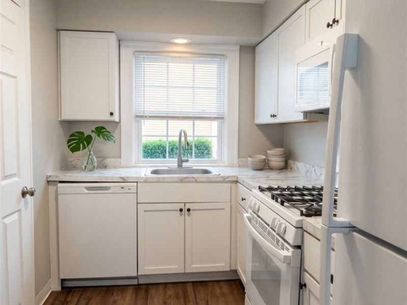 13521 West Avenue, Cleveland, OH 44111 Photo 6