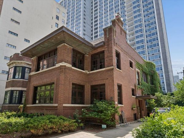 717 W Junior Terrace , Unit 1, Chicago, IL 60613