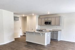 127 Cape Horn Drive  photo 4