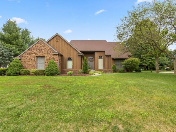 910 Foxbriar Lane, Goshen, IN 46526