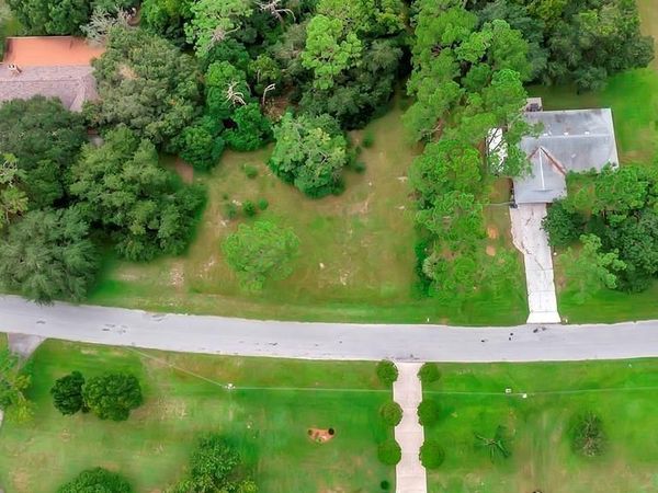 4225 REDCOAT DRIVE , WESLEY CHAPEL, FL 33543