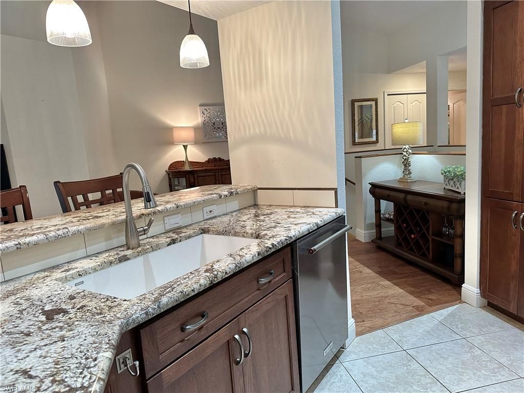 354 Dover Pl, Unit 202, Naples, FL 34104 Photo
