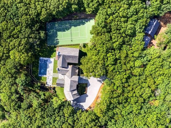 560 Little Noyack Path, Water Mill, NY 11976
