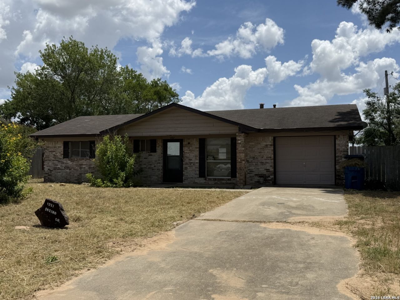 1257 Encino, Pleasanton, TX 78064 Main Photo