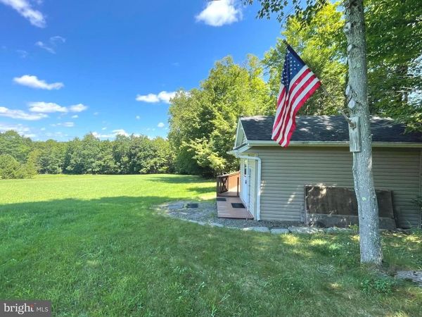 439 BUTTERNUT ROAD, NEWFOUNDLAND, PA 18445