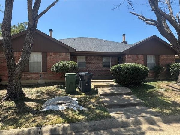 1036 Enfilar Lane , Arlington, TX 76017