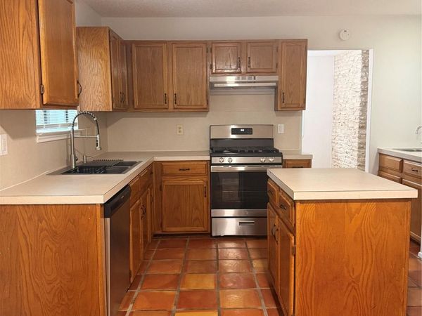 305 Cluck Creek TRL, Cedar Park, TX 78613