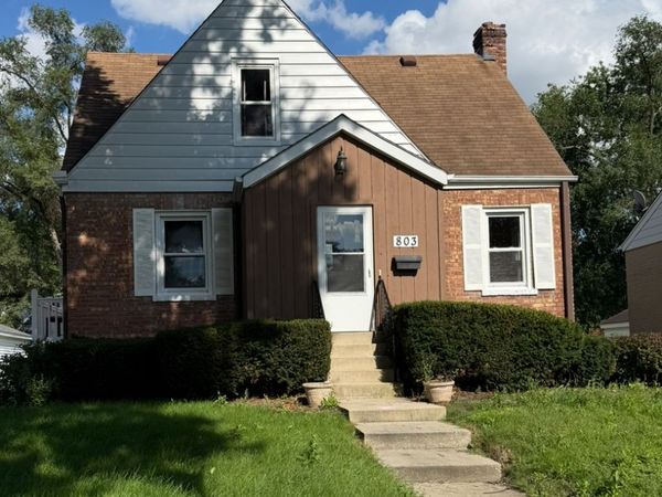 803 S Fairfield Avenue , Elmhurst, IL 60126