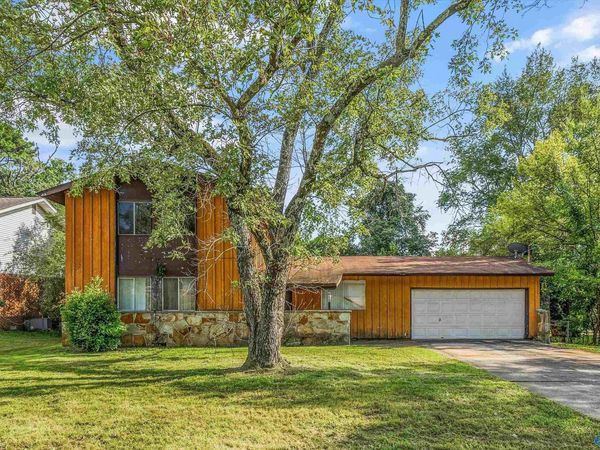 6013 Kimbrell Lane NW, Huntsville, AL 35810