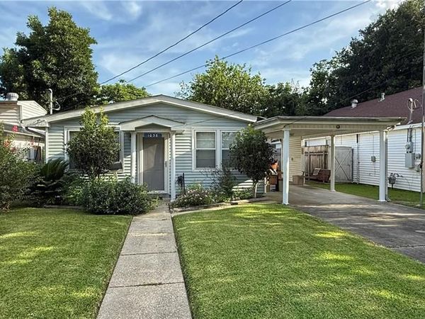 1038 HAWKINS Street , Gretna, LA 70053