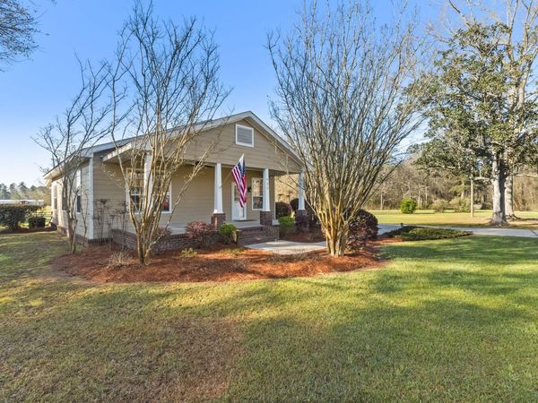 921 Luther Carter, Petal, MS 39465